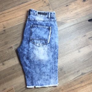 CJ BLACK | Men’s Acid Wash Distressed Shorts